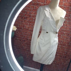 A perfect balance between sexy and elegance.